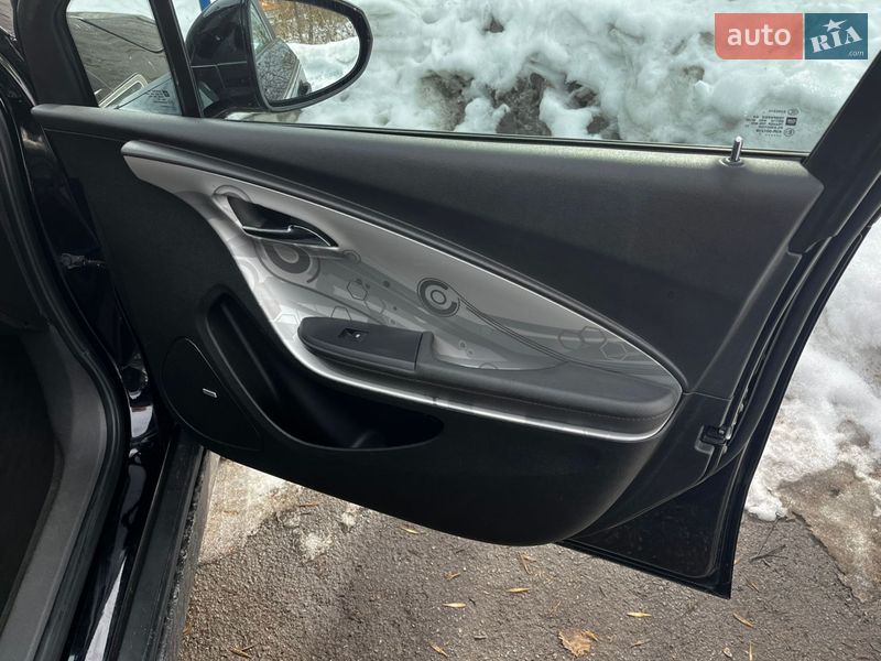 Хетчбек Chevrolet Volt 2011 в Чернігові
