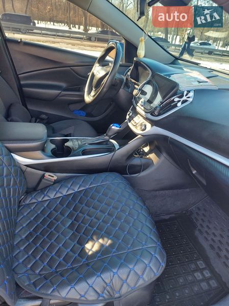 Хетчбек Chevrolet Volt 2016 в Дніпрі