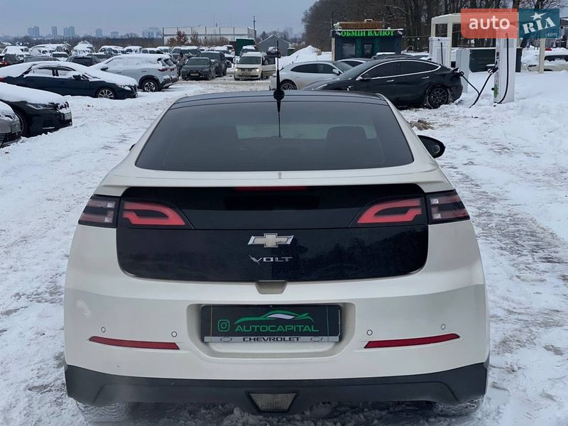 Хэтчбек Chevrolet Volt 2012 в Киеве