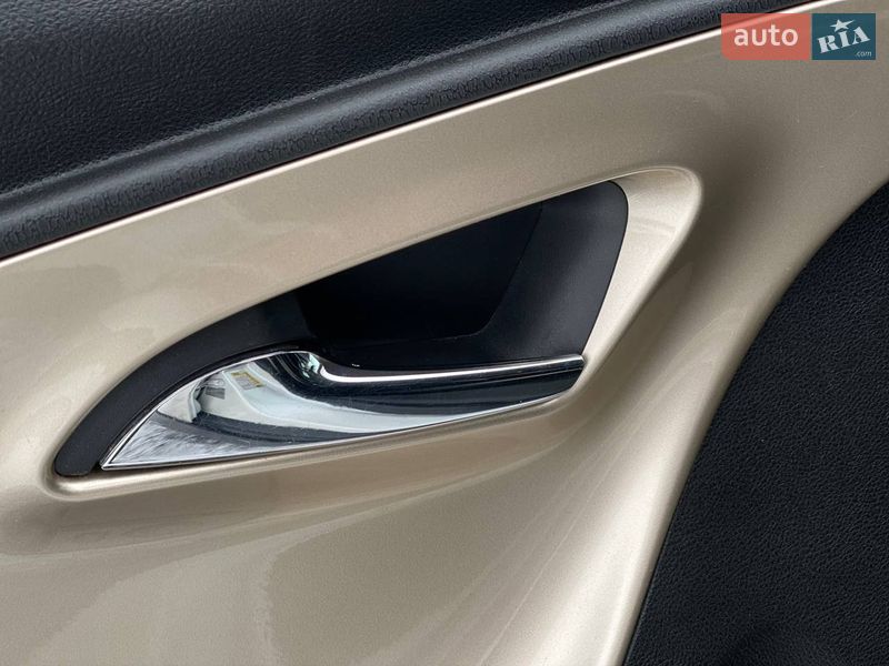 Хэтчбек Chevrolet Volt 2012 в Киеве