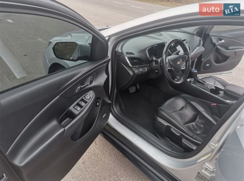 Хэтчбек Chevrolet Volt 2016 в Киеве