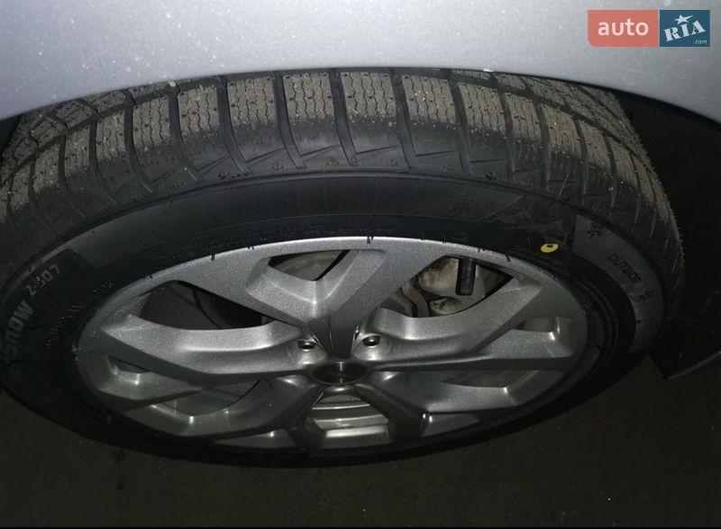 Хэтчбек Chevrolet Volt 2016 в Киеве