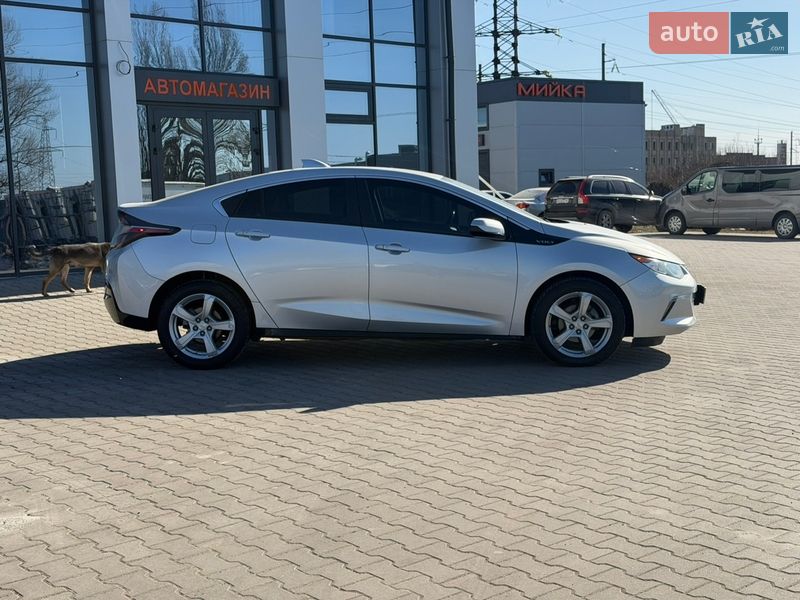 Хэтчбек Chevrolet Volt 2015 в Киеве
