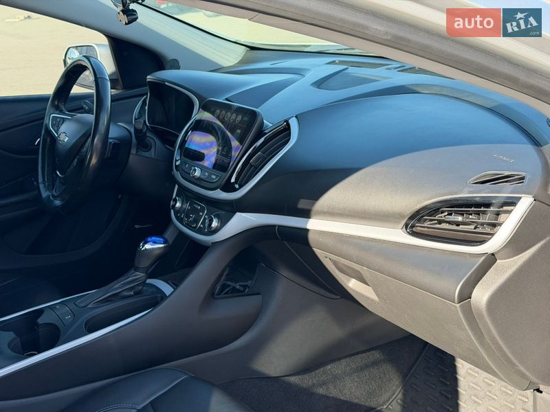 Хэтчбек Chevrolet Volt 2015 в Киеве