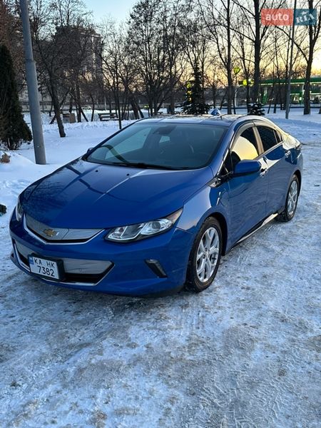Хэтчбек Chevrolet Volt 2017 в Киеве
