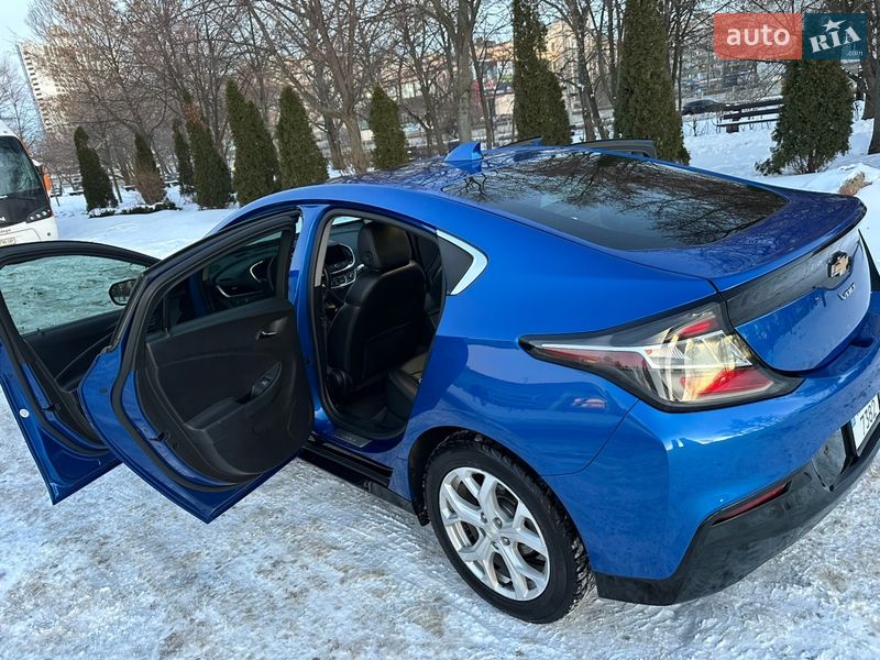 Хэтчбек Chevrolet Volt 2017 в Киеве