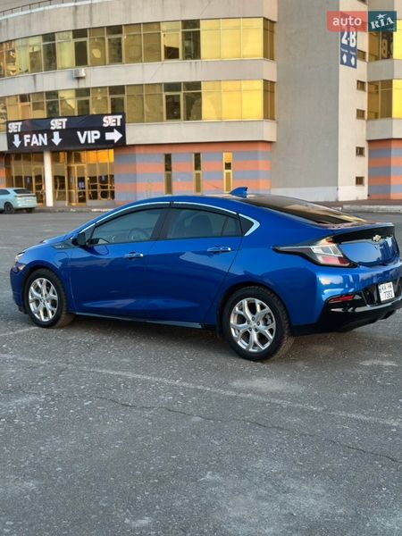 Хэтчбек Chevrolet Volt 2017 в Киеве