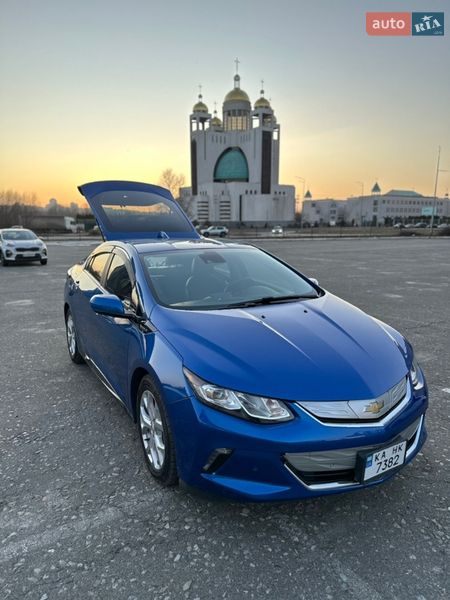 Хэтчбек Chevrolet Volt 2017 в Киеве