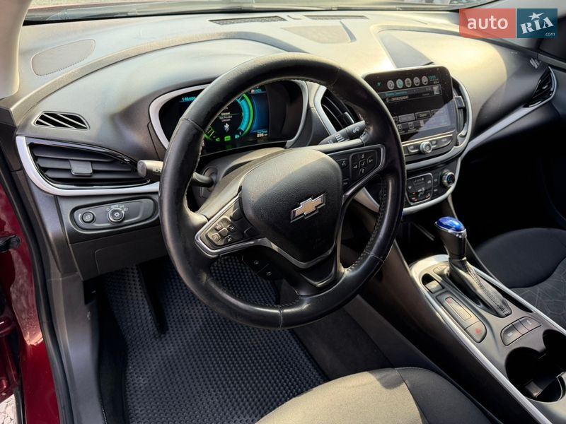 Хэтчбек Chevrolet Volt 2015 в Ивано-Франковске