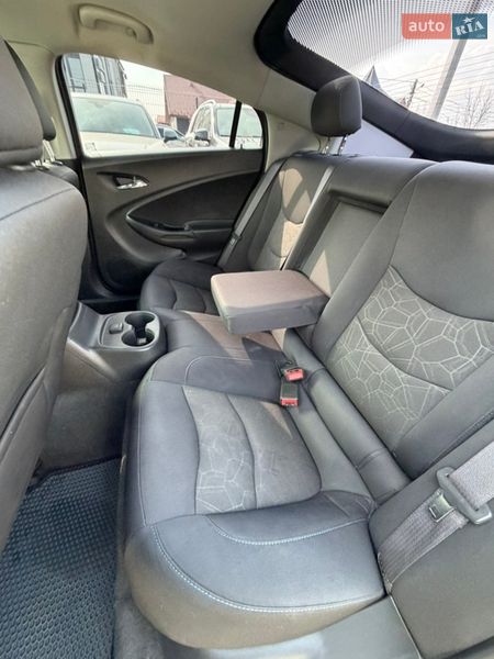 Хэтчбек Chevrolet Volt 2015 в Ивано-Франковске