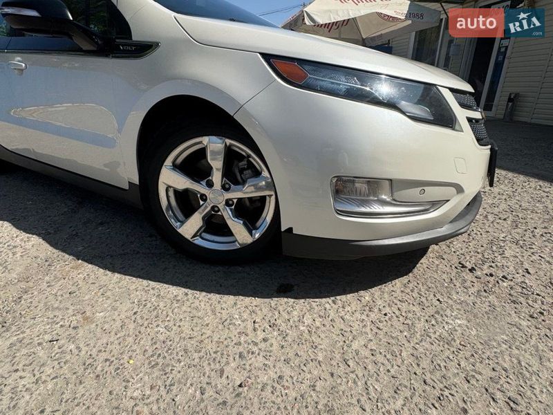 Хэтчбек Chevrolet Volt 2013 в Никополе