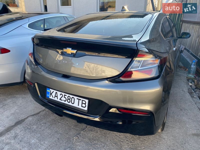 Хэтчбек Chevrolet Volt 2016 в Киеве