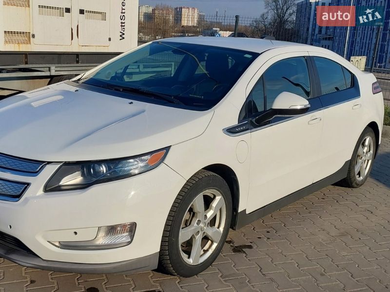 Хетчбек Chevrolet Volt 2015 в Києві