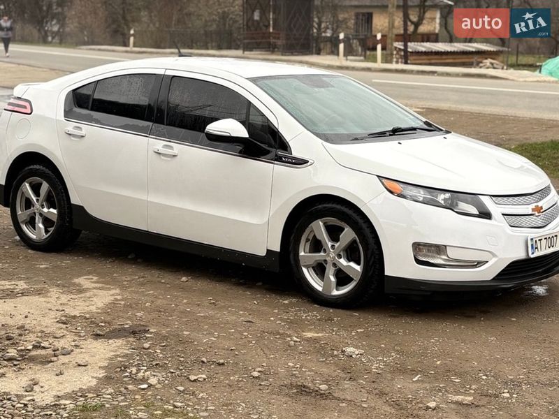 Хэтчбек Chevrolet Volt 2014 в Косове