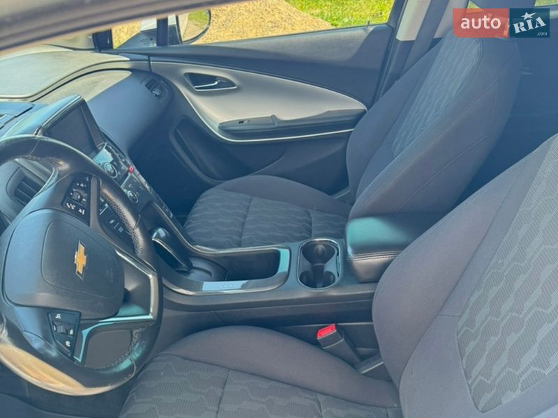 Хэтчбек Chevrolet Volt 2014 в Косове