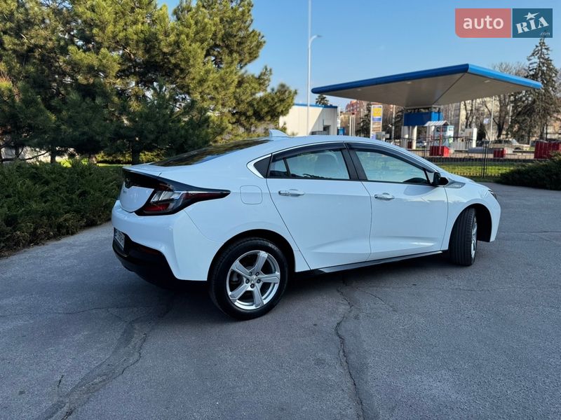 Хэтчбек Chevrolet Volt 2017 в Полтаве