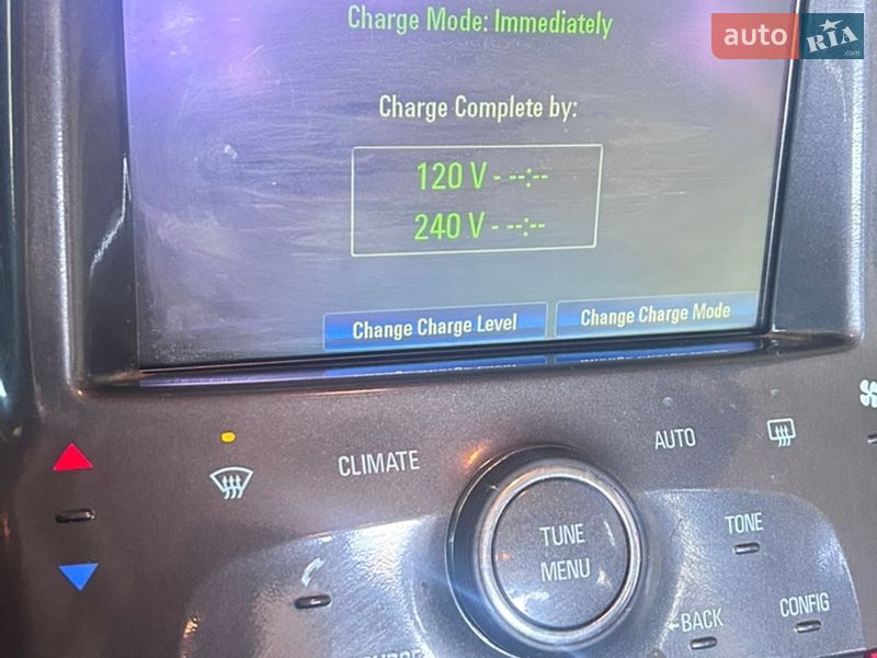 Хэтчбек Chevrolet Volt 2012 в Чутове