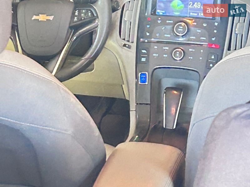Хэтчбек Chevrolet Volt 2012 в Чутове