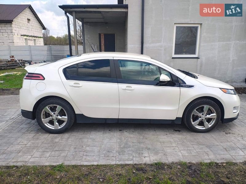 Хэтчбек Chevrolet Volt 2012 в Киеве