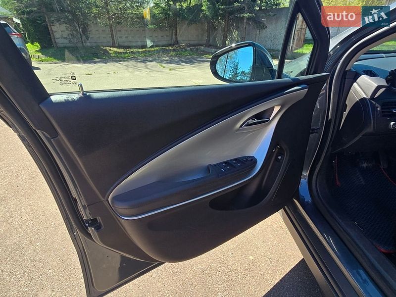 Хэтчбек Chevrolet Volt 2012 в Трускавце