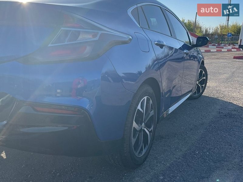 Хэтчбек Chevrolet Volt 2016 в Запорожье