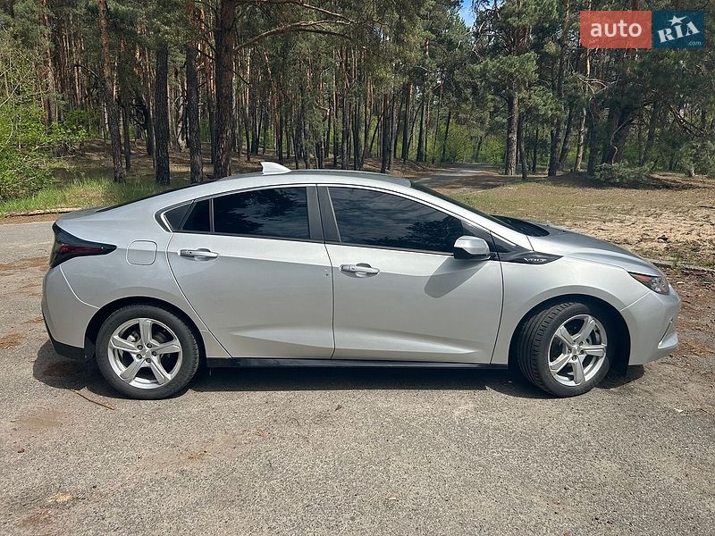 Хэтчбек Chevrolet Volt 2018 в Киеве