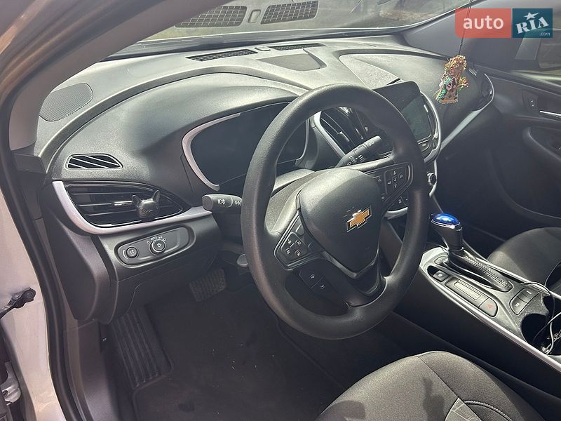 Хэтчбек Chevrolet Volt 2018 в Киеве