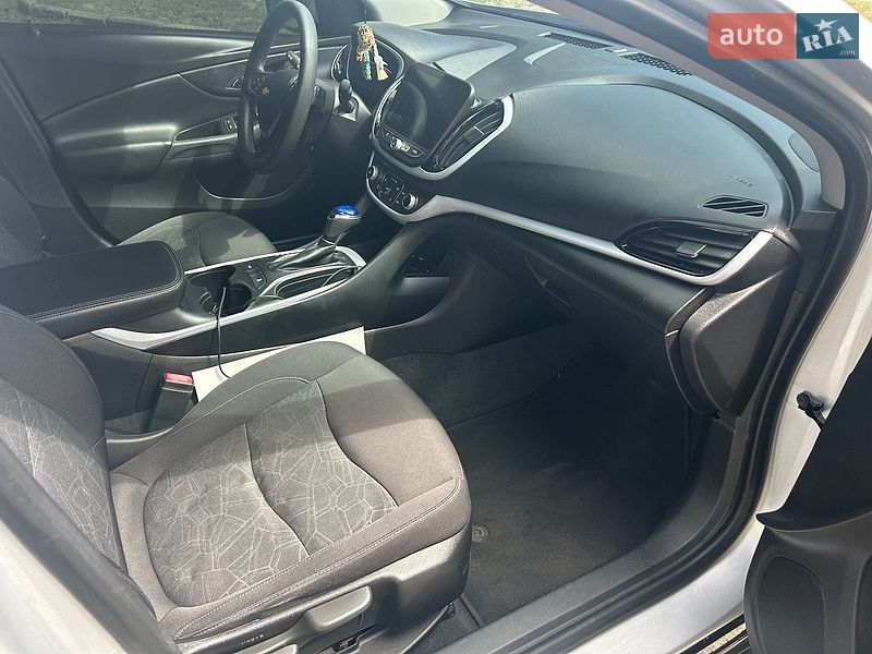 Хэтчбек Chevrolet Volt 2018 в Киеве