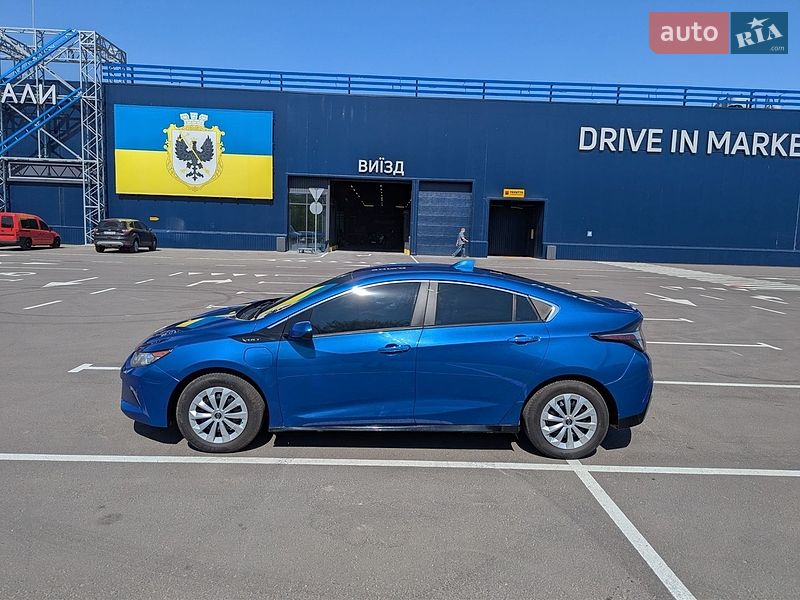 Хэтчбек Chevrolet Volt 2016 в Чернигове