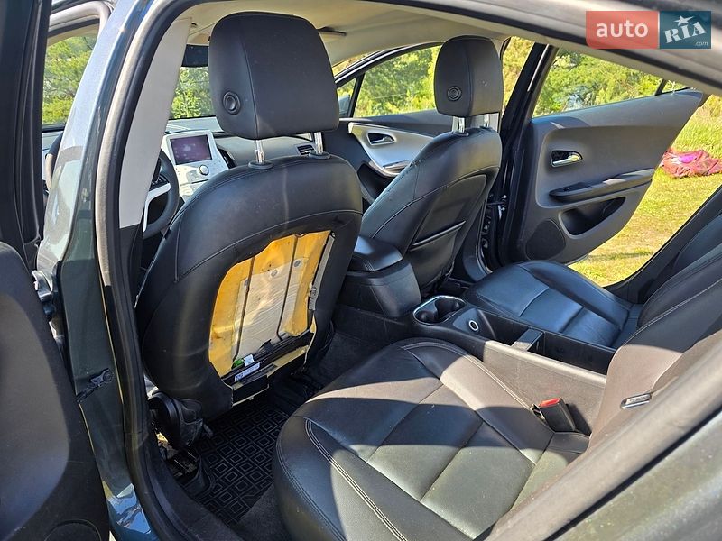 Хэтчбек Chevrolet Volt 2013 в Киеве