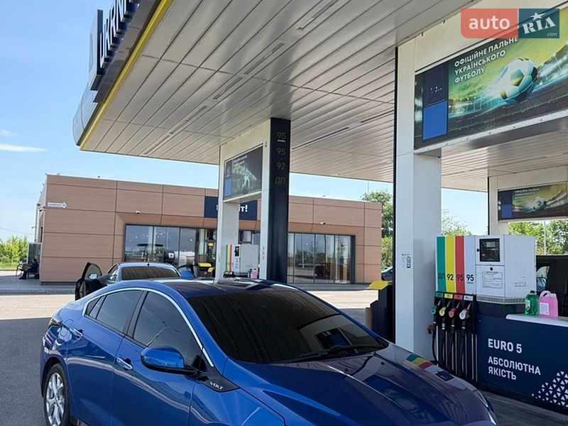 Хетчбек Chevrolet Volt 2016 в Дніпрі
