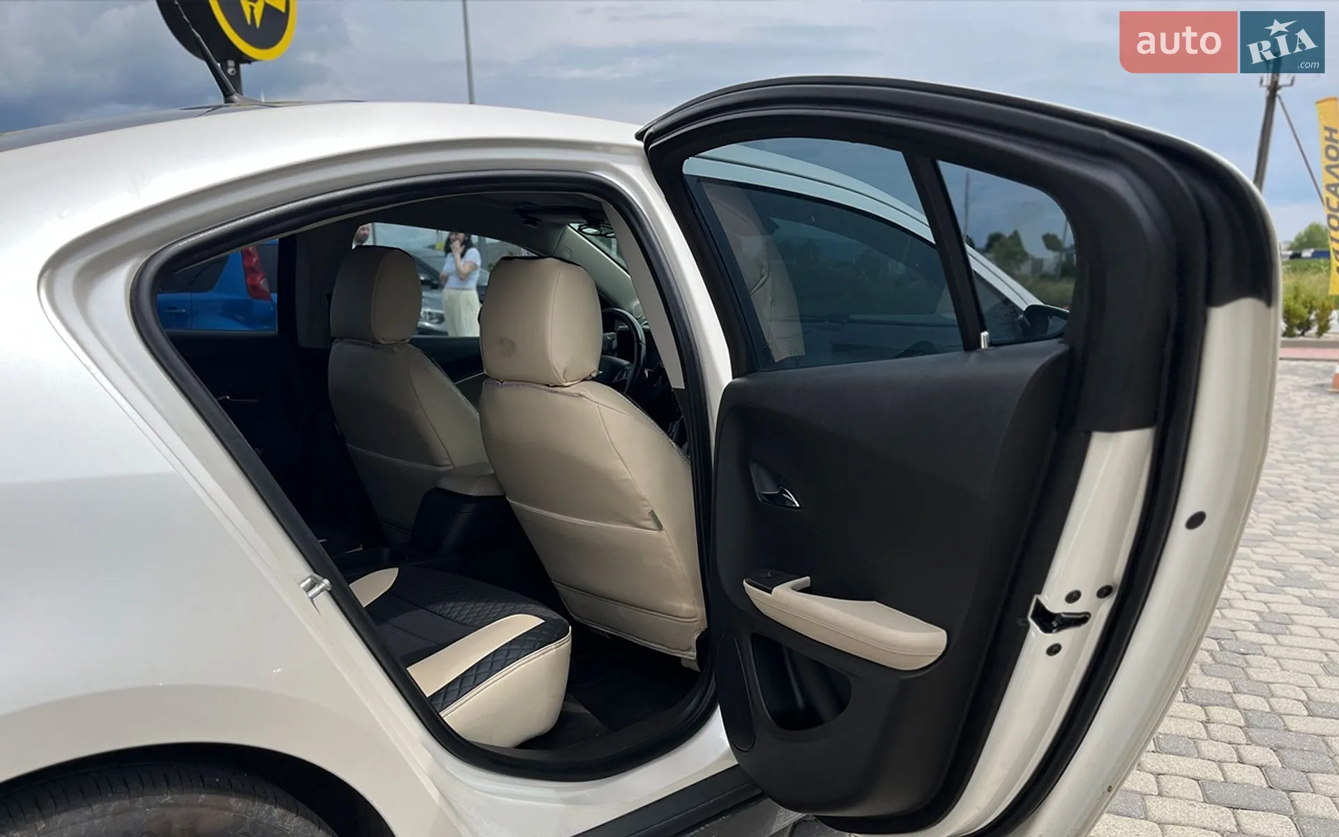 2011 Chevrolet Volt - мініатюра 27