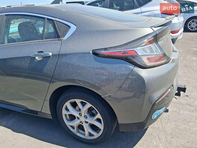 Хэтчбек Chevrolet Volt 2016 в Киеве