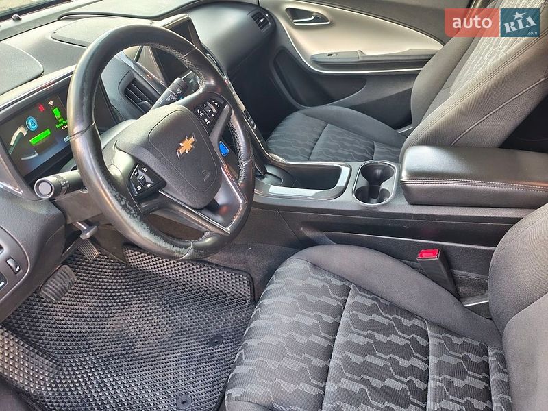 Хэтчбек Chevrolet Volt 2014 в Киеве