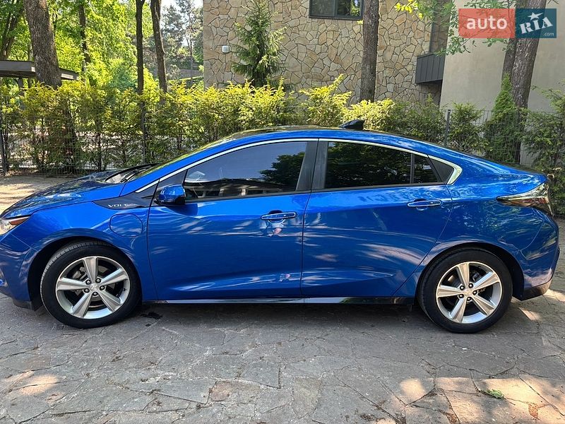 Хетчбек Chevrolet Volt 2016 в Києві