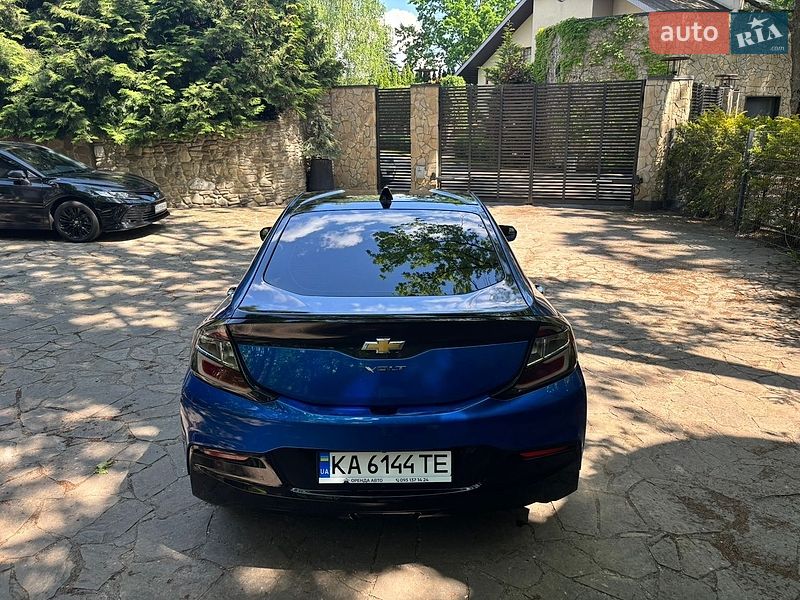 Хетчбек Chevrolet Volt 2016 в Києві