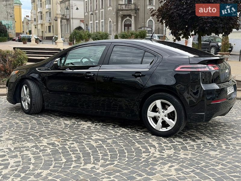 Хэтчбек Chevrolet Volt 2011 в Золочеве