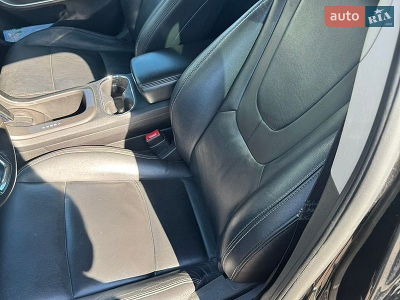 Хэтчбек Chevrolet Volt 2015 в Киеве
