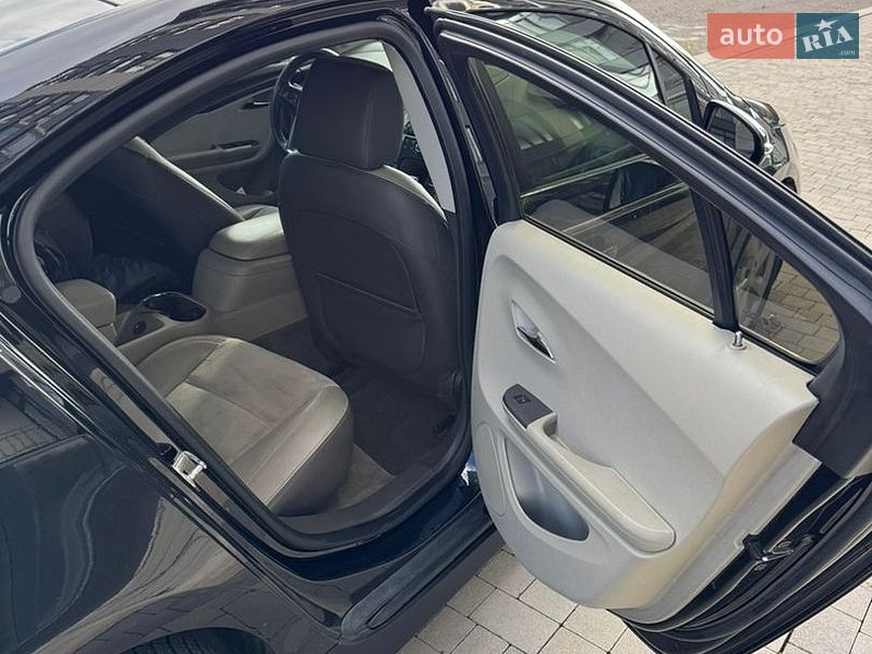 Хэтчбек Chevrolet Volt 2012 в Луцке