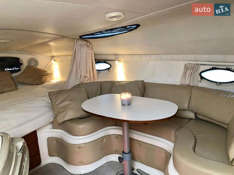 Моторна яхта Chris-Craft Crowne 2001 в Києві