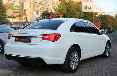 Седан Chrysler 200 2013 в Одессе