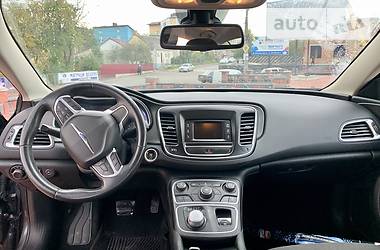 Седан Chrysler 200 2015 в Ровно