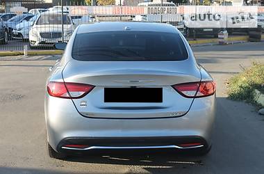 Седан Chrysler 200 2015 в 