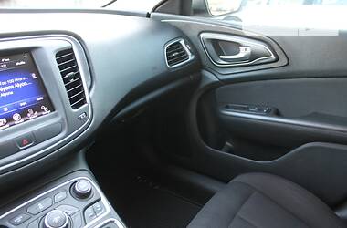 Седан Chrysler 200 2015 в 