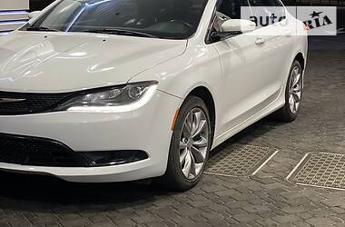 Седан Chrysler 200 2015 в 