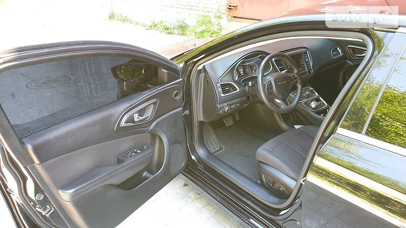 Седан Chrysler 200 2014 в Дніпрі
