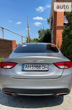 Седан Chrysler 200 2015 в 