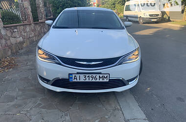 Седан Chrysler 200 2015 в Києві