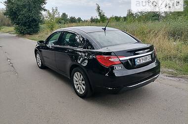 Седан Chrysler 200 2013 в 
