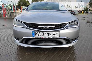 Седан Chrysler 200 2015 в Києві